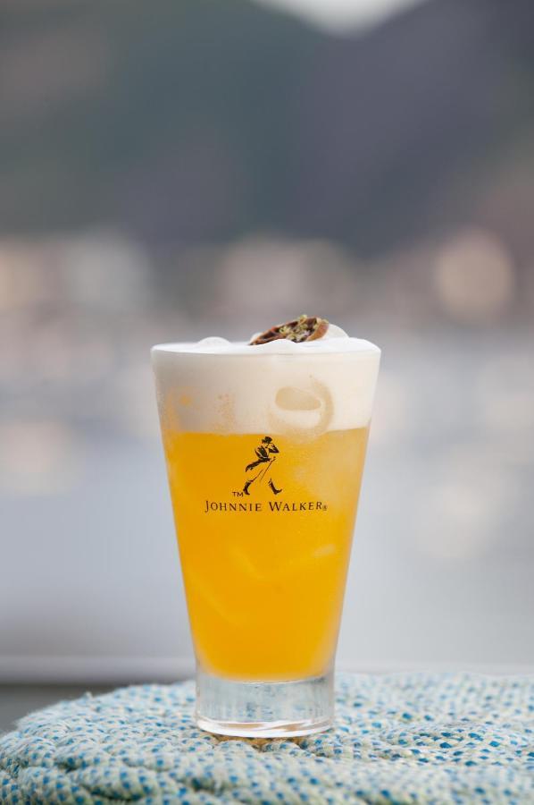 Hotel Yoo2 Rio De Janeiro, Tapestry Collection By Hilton Exterior foto A glass of Johnnie Walker Blue Label